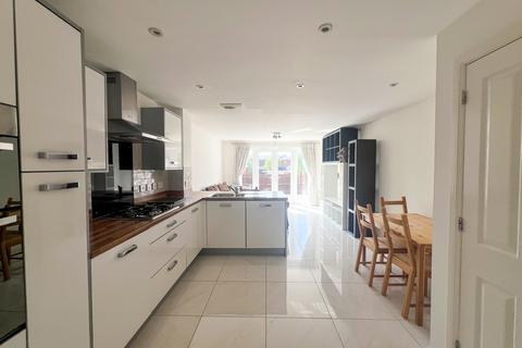 3 bedroom end of terrace house for sale, Wood Street, Patchway, Bristol, South Gloucestershire, BS34
